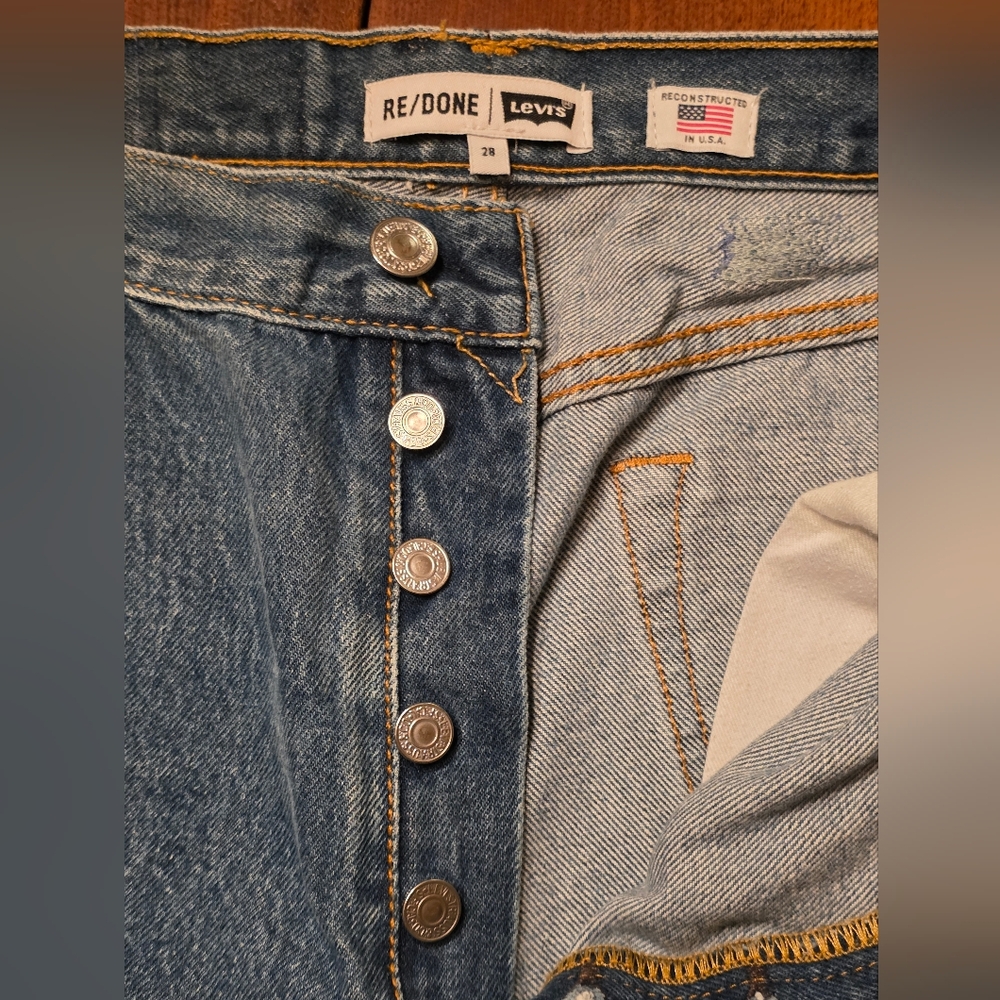 RE/DONE | Levi's 70s Straight in Indigo Ass Rip - Picture 4 of 11